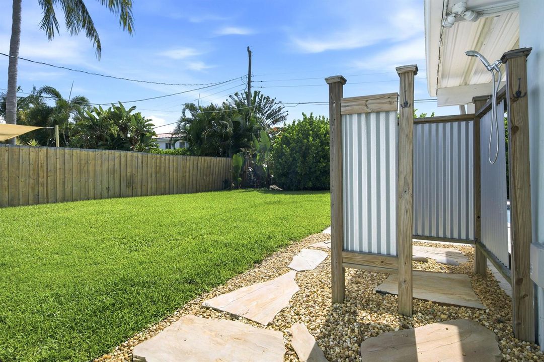 5920 outdoor shower