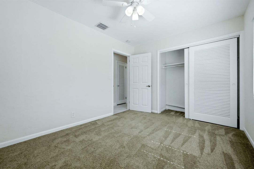 5920 bedroom photo