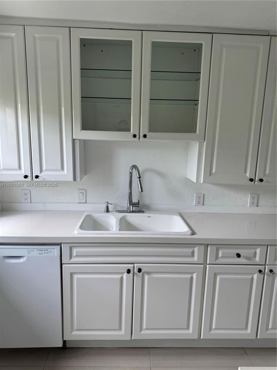 For Rent: $2,700 (3 beds, 2 baths, 1080 Square Feet)