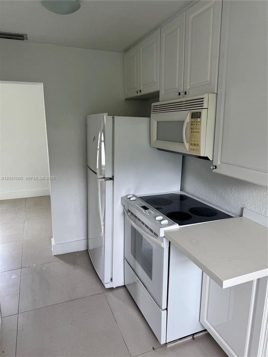 For Rent: $2,700 (3 beds, 2 baths, 1080 Square Feet)