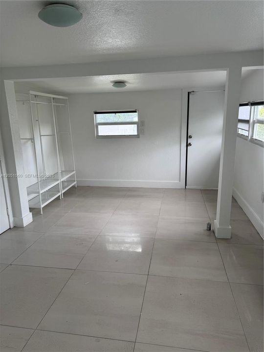For Rent: $2,700 (3 beds, 2 baths, 1080 Square Feet)