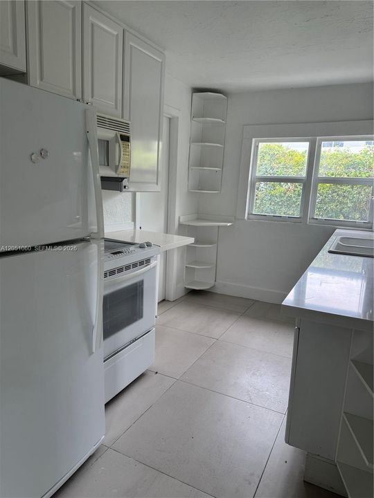 For Rent: $2,700 (3 beds, 2 baths, 1080 Square Feet)