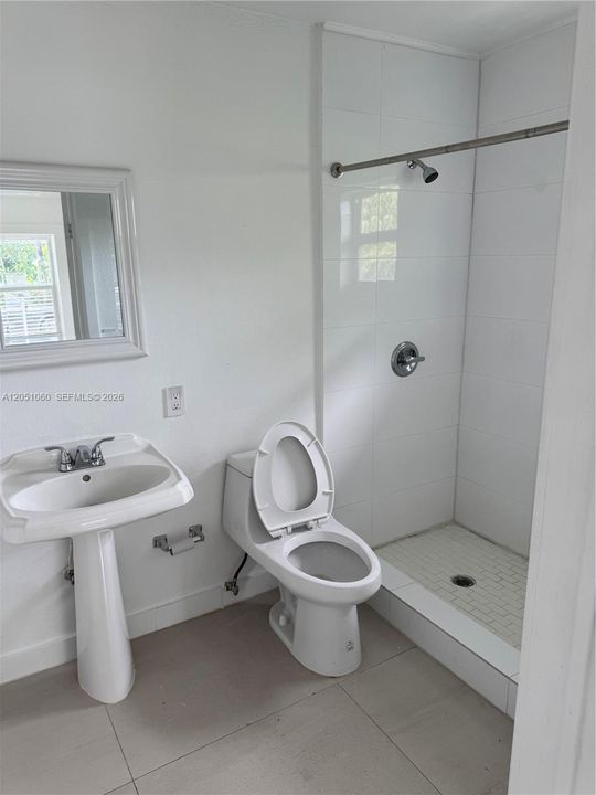 For Rent: $2,700 (3 beds, 2 baths, 1080 Square Feet)