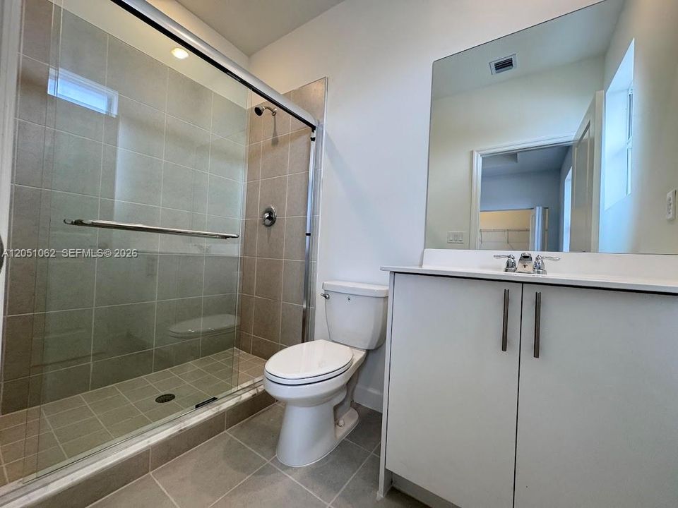 For Rent: $2,350 (3 beds, 2 baths, 1330 Square Feet)
