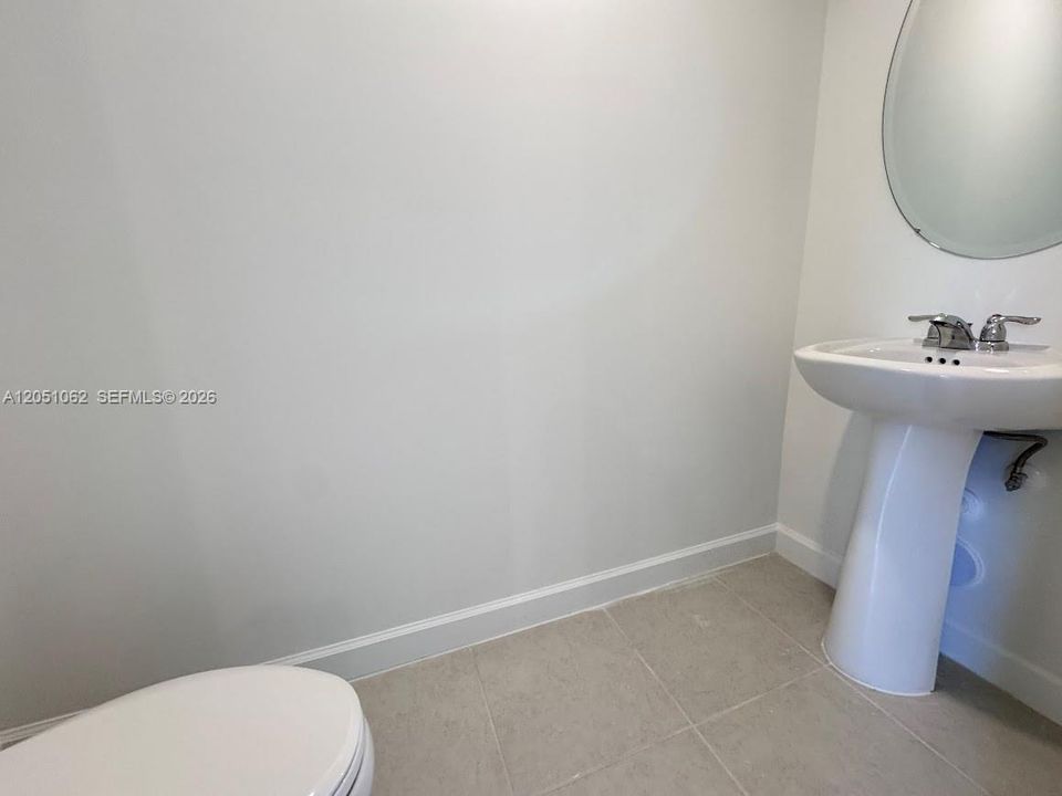 For Rent: $2,350 (3 beds, 2 baths, 1330 Square Feet)