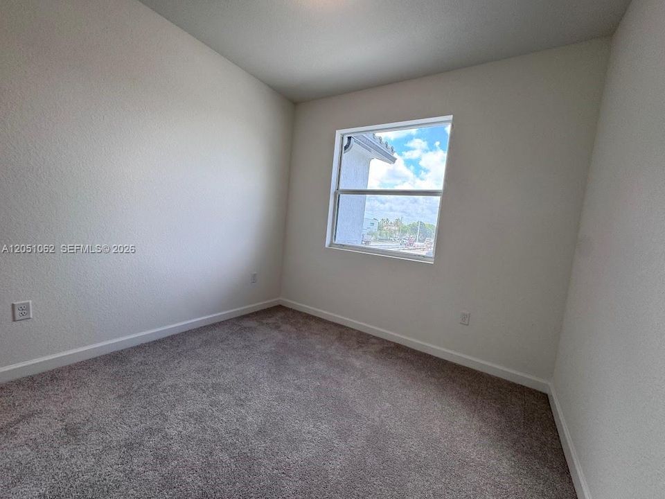 For Rent: $2,350 (3 beds, 2 baths, 1330 Square Feet)