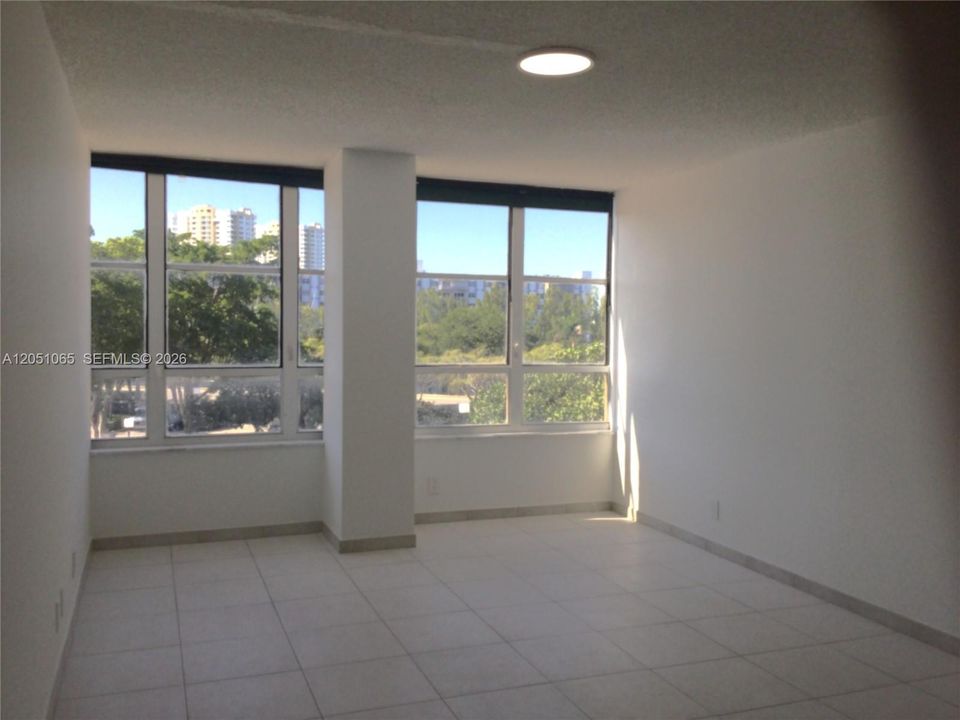 В аренду: $2,000 (1 спален, 1 ванн, 1140 Квадратных фут)