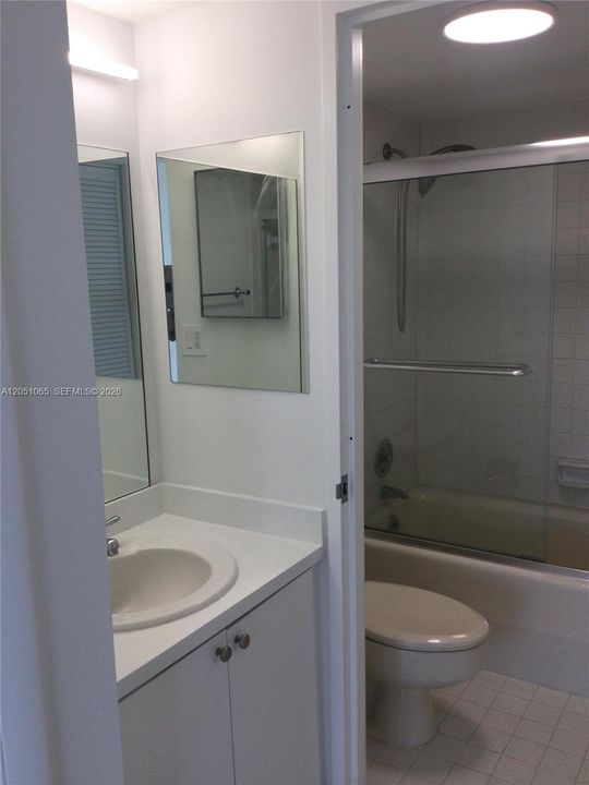 В аренду: $2,000 (1 спален, 1 ванн, 1140 Квадратных фут)