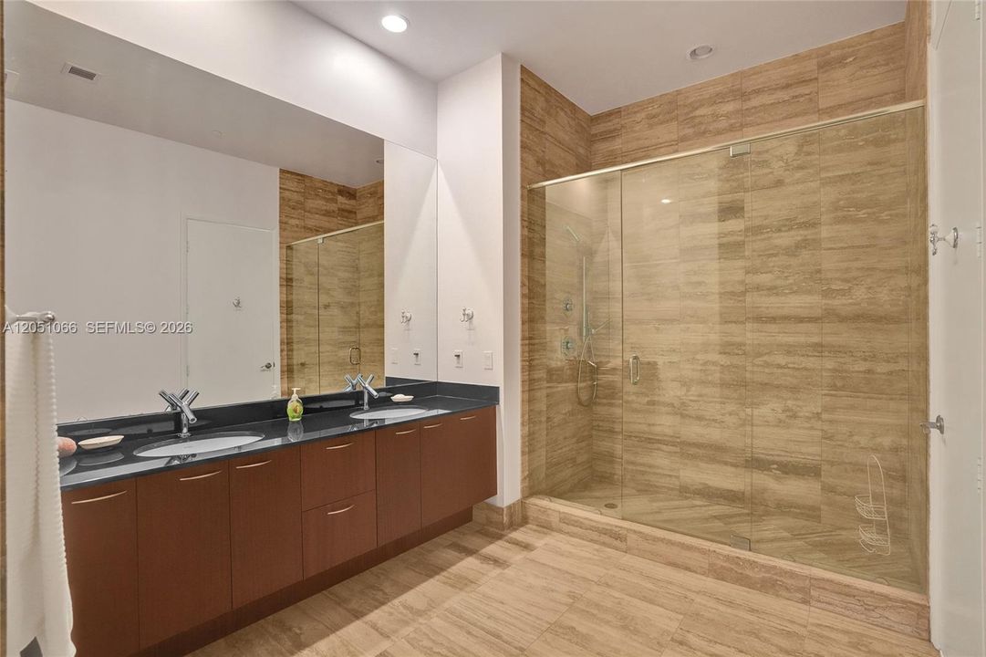 For Sale: $1,290,000 (2 beds, 2 baths, 1435 Square Feet)