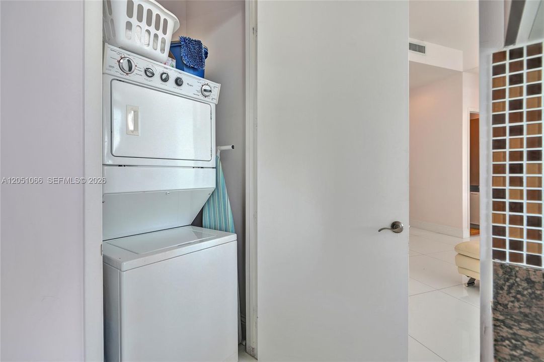 For Sale: $1,290,000 (2 beds, 2 baths, 1435 Square Feet)