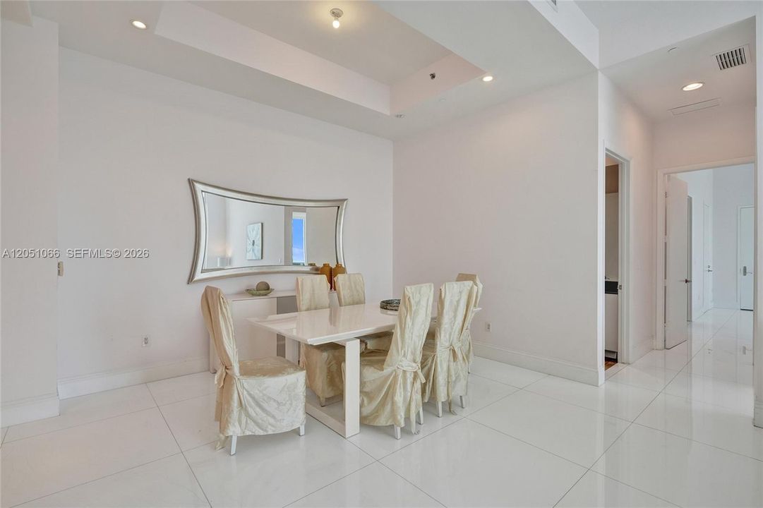 For Sale: $1,290,000 (2 beds, 2 baths, 1435 Square Feet)
