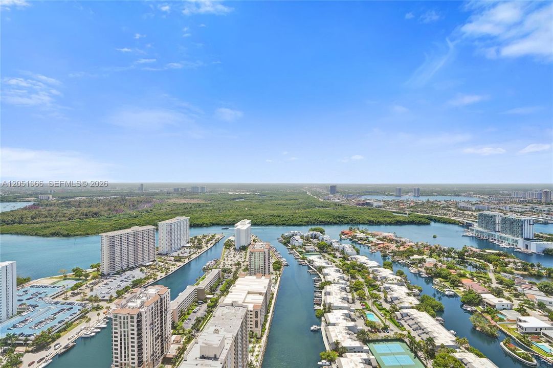 For Sale: $1,290,000 (2 beds, 2 baths, 1435 Square Feet)