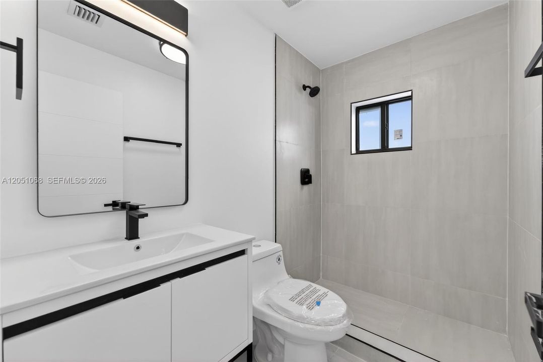 For Sale: $795,000 (0 beds, 0 baths, 1184 Square Feet)