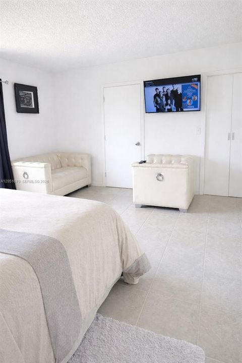 В аренду: $1,700 (1 спален, 1 ванн, 768 Квадратных фут)