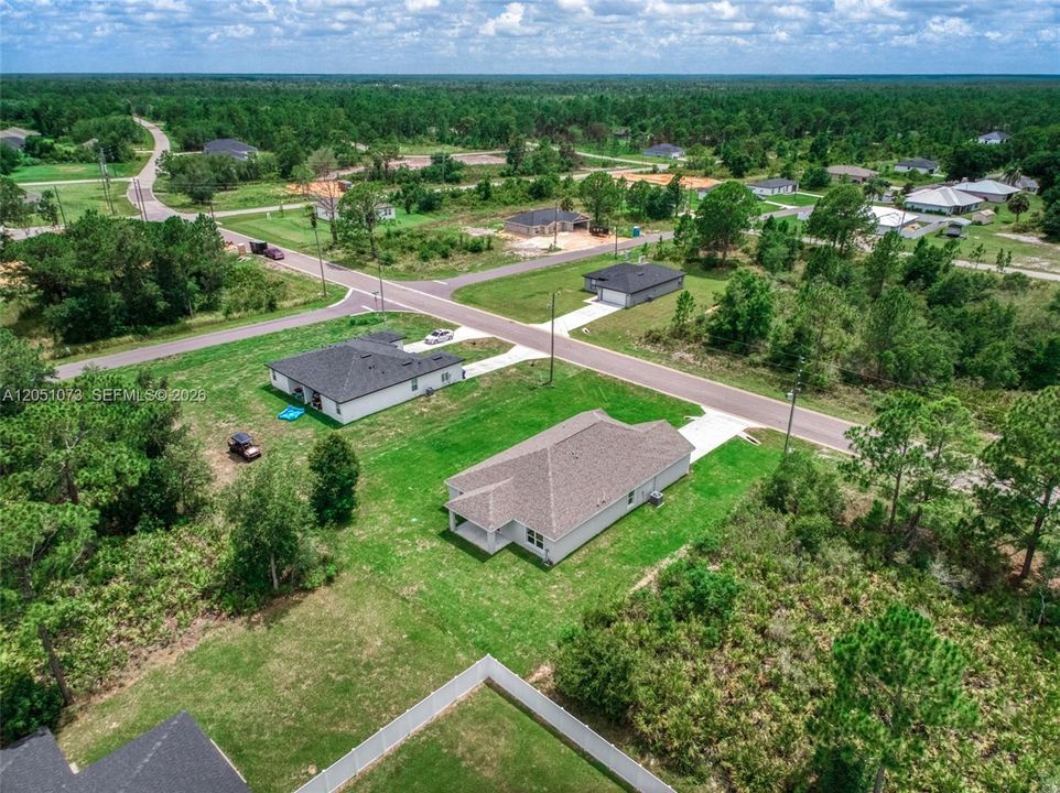 На продажу: $299,000 (4 спален, 2 ванн, 1665 Квадратных фут)