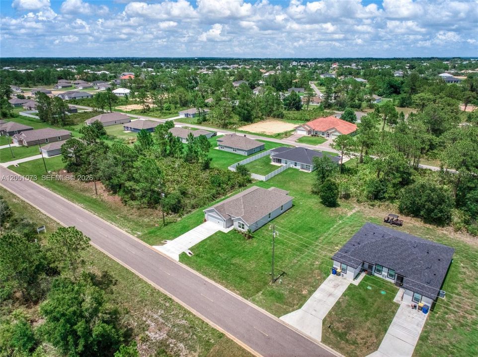 На продажу: $299,000 (4 спален, 2 ванн, 1665 Квадратных фут)