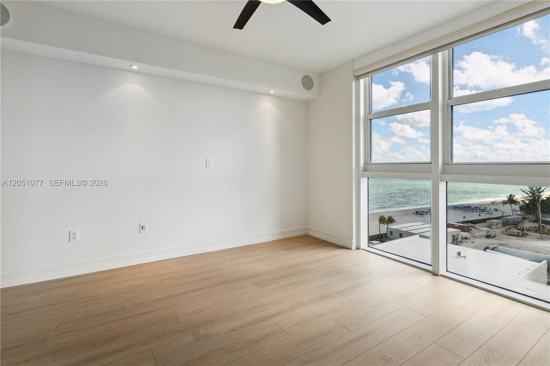 В аренду: $18,500 (4 спален, 5 ванн, 3945 Квадратных фут)