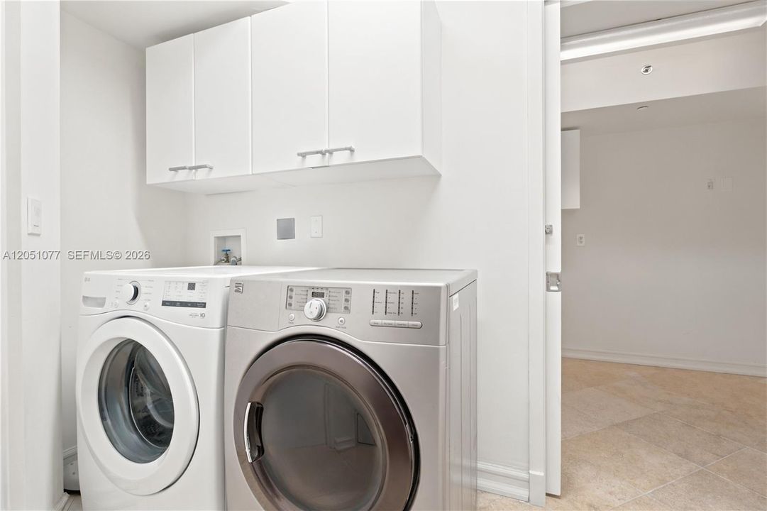 В аренду: $18,500 (4 спален, 5 ванн, 3945 Квадратных фут)