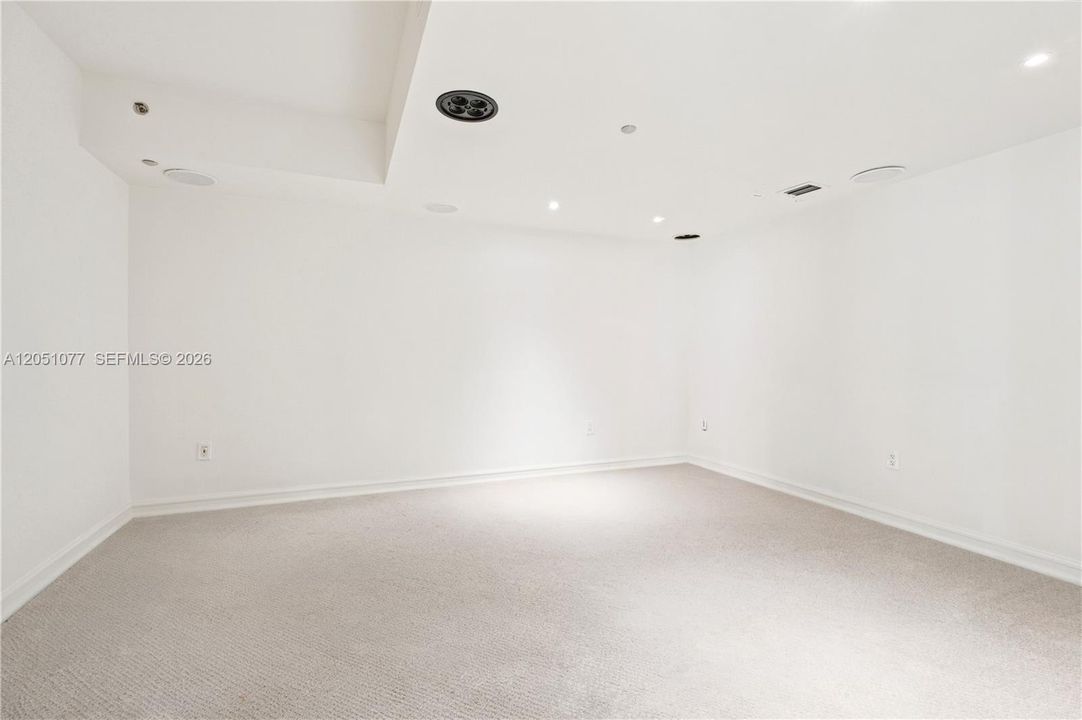 В аренду: $18,500 (4 спален, 5 ванн, 3945 Квадратных фут)