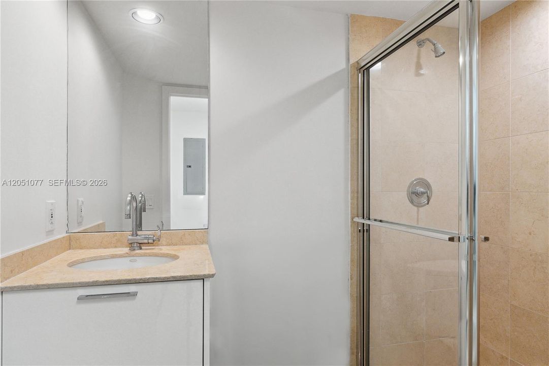 В аренду: $18,500 (4 спален, 5 ванн, 3945 Квадратных фут)