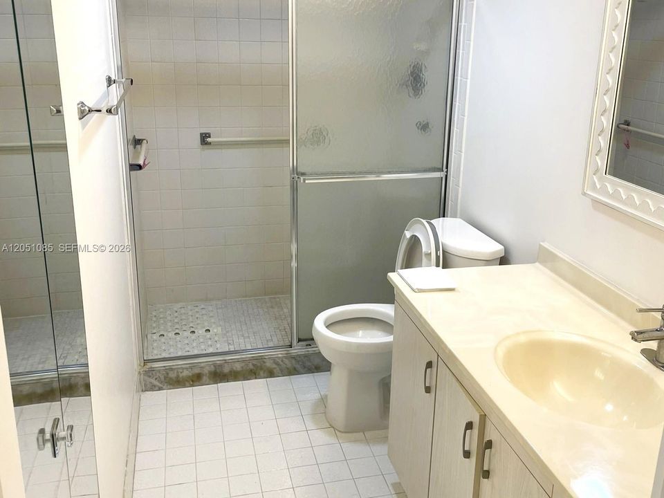 For Sale: $137,000 (2 beds, 2 baths, 1156 Square Feet)