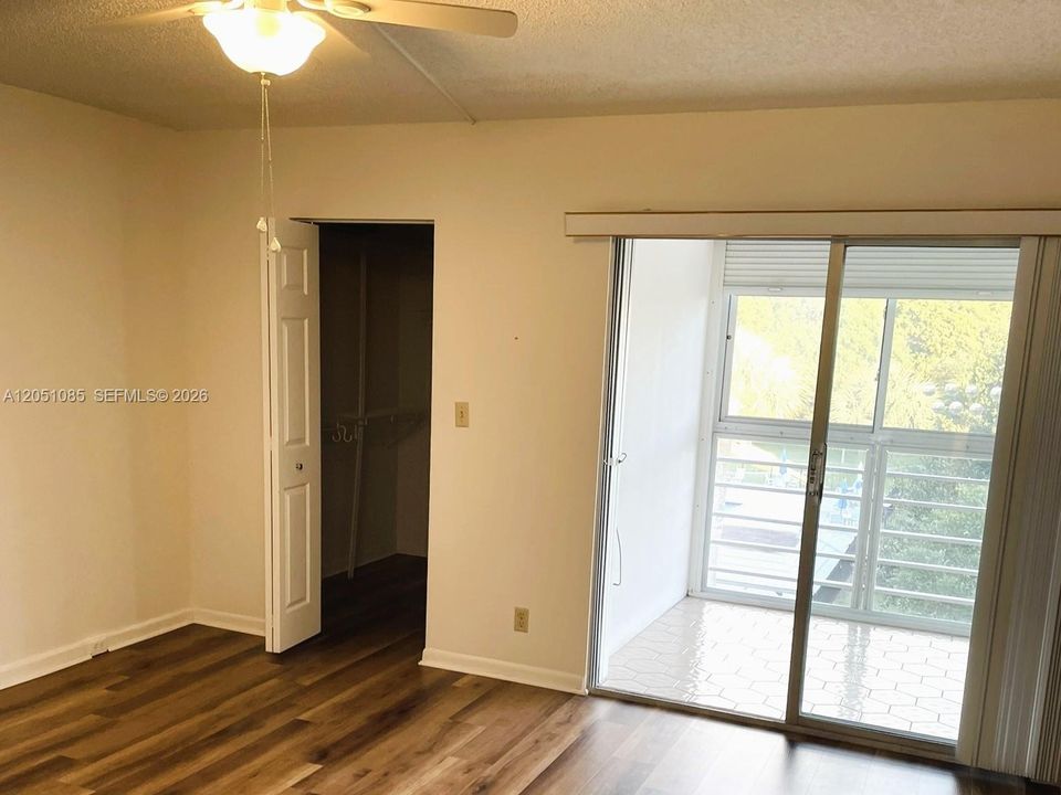 For Sale: $137,000 (2 beds, 2 baths, 1156 Square Feet)