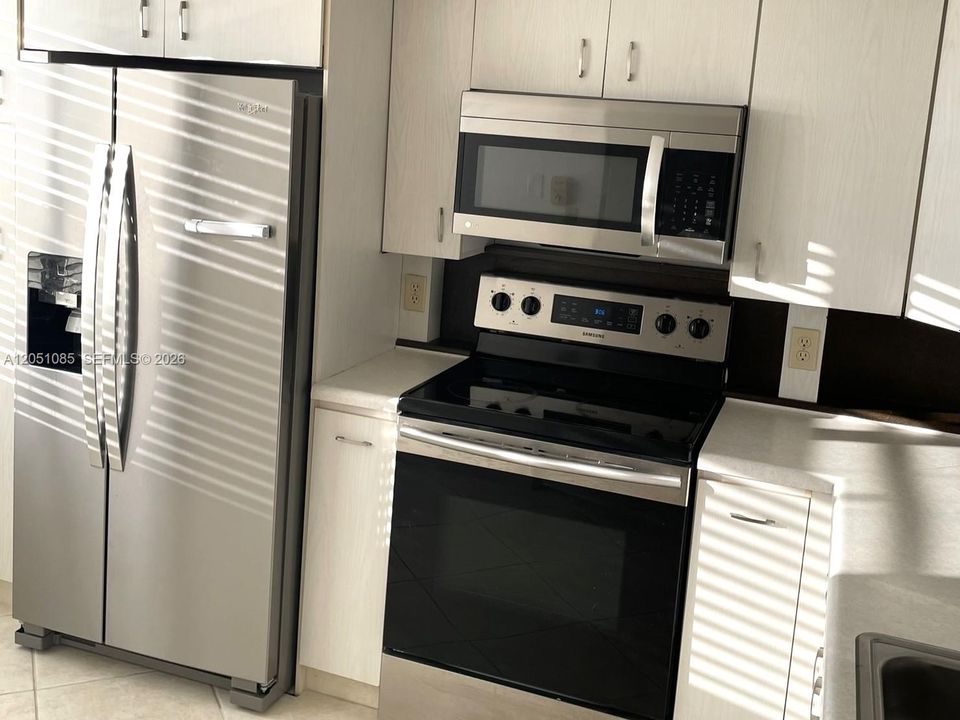For Sale: $137,000 (2 beds, 2 baths, 1156 Square Feet)