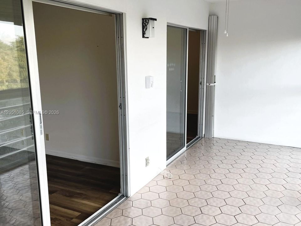 For Sale: $137,000 (2 beds, 2 baths, 1156 Square Feet)