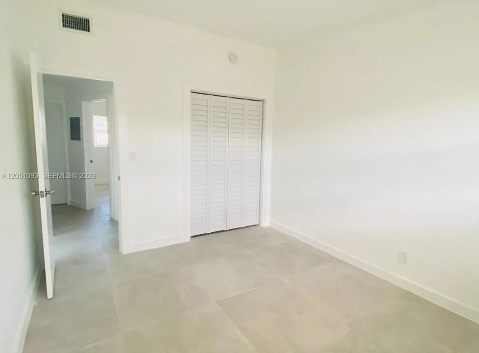 В аренду: $2,200 (2 спален, 1 ванн, 1000 Квадратных фут)