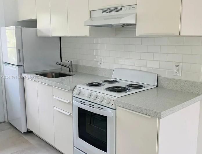 В аренду: $2,200 (2 спален, 1 ванн, 1000 Квадратных фут)