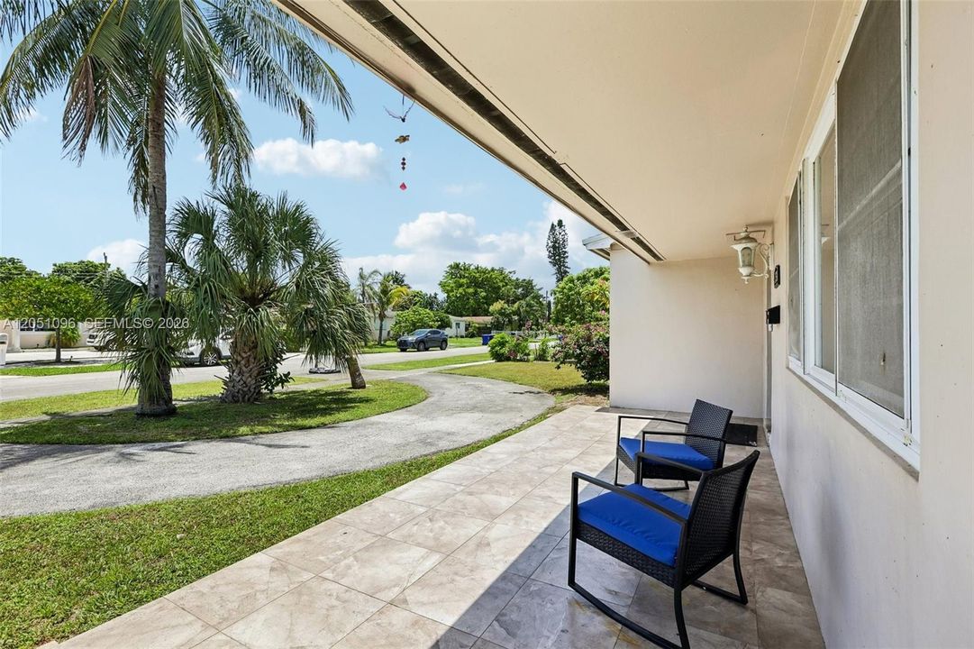 For Sale: $550,000 (3 beds, 1 baths, 1588 Square Feet)