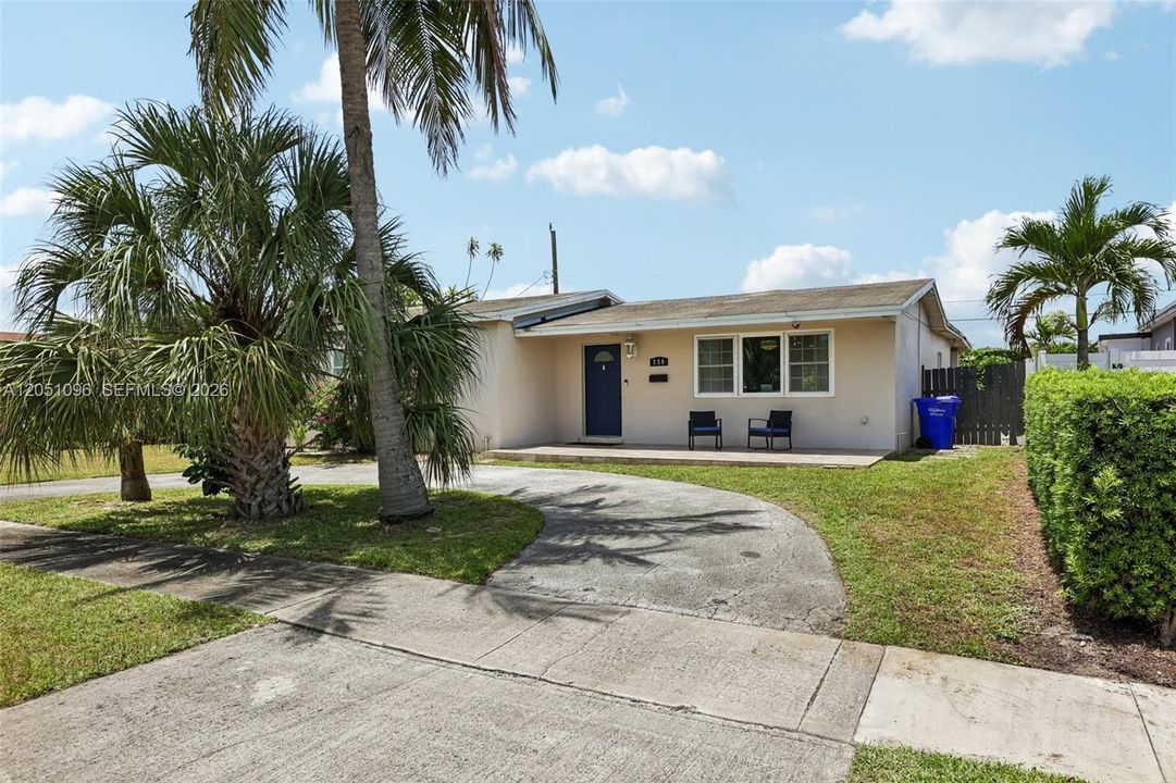 For Sale: $550,000 (3 beds, 1 baths, 1588 Square Feet)