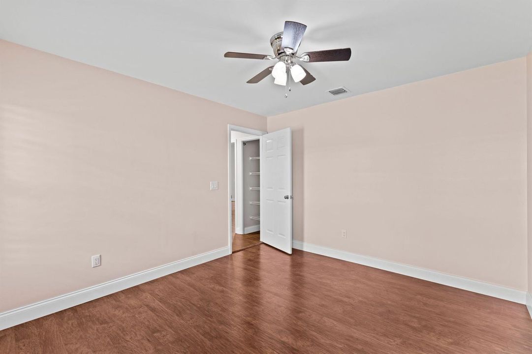 33-web-or-mls-A7408753