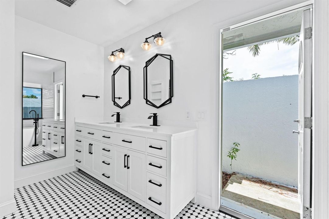 30-web-or-mls-A7408635