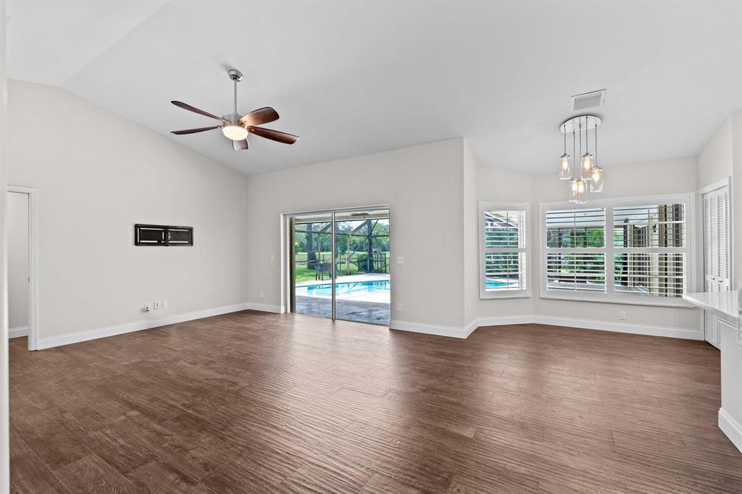 18-web-or-mls-A7408723