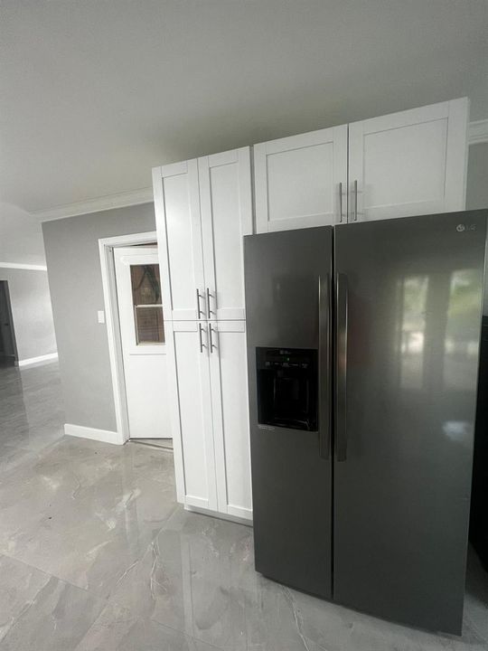 New Kitchen w/Cuartz Counters