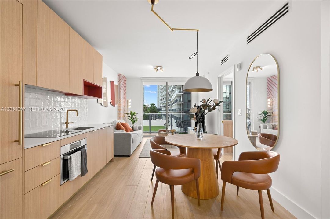For Sale: $749,000 (1 beds, 1 baths, 598 Square Feet)