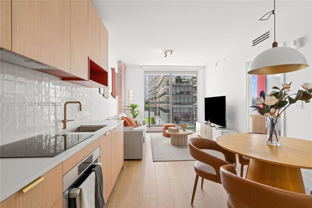For Sale: $749,000 (1 beds, 1 baths, 598 Square Feet)