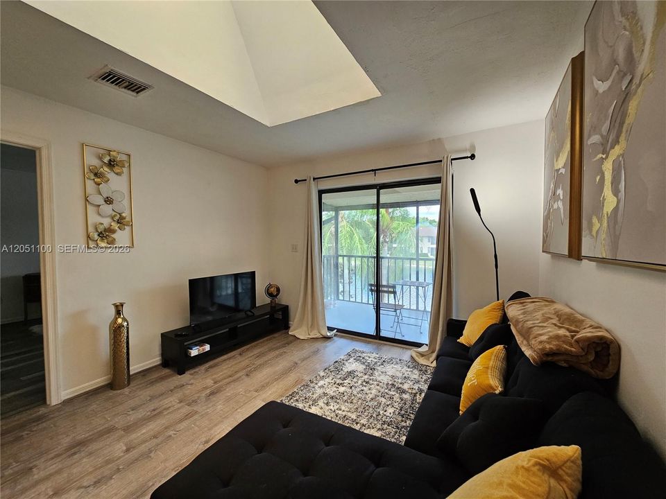 В аренду: $1,600 (2 спален, 2 ванн, 0 Квадратных фут)