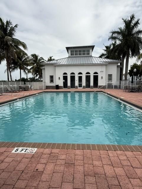 For Rent: $3,000 (3 beds, 2 baths, 1450 Square Feet)