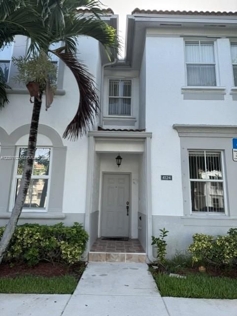 For Rent: $3,000 (3 beds, 2 baths, 1450 Square Feet)