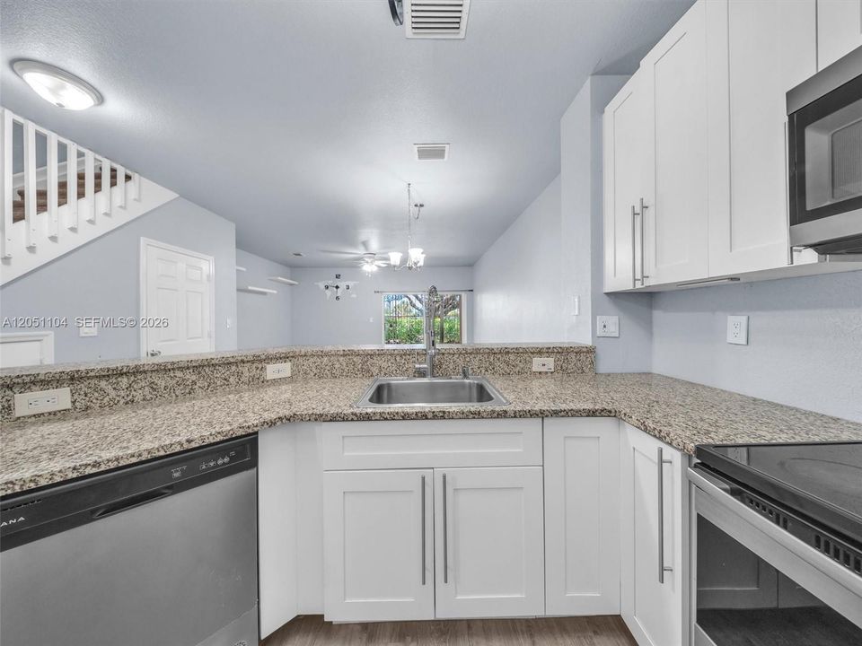 For Sale: $420,000 (3 beds, 2 baths, 1428 Square Feet)