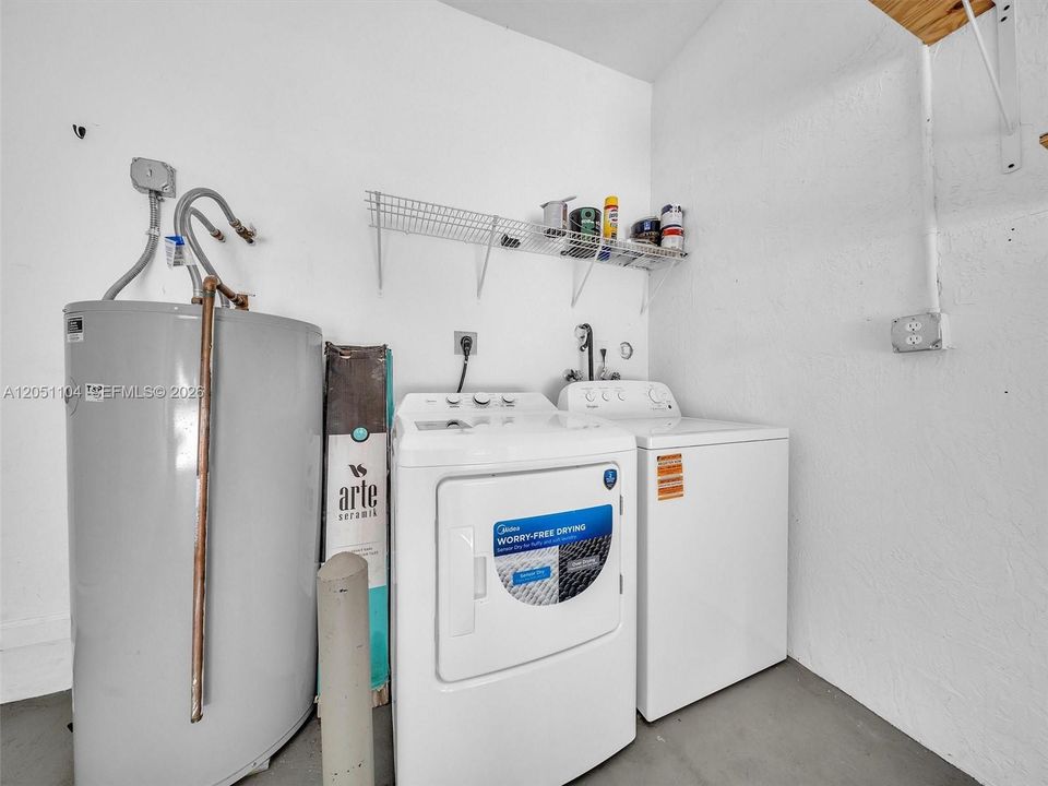 For Sale: $420,000 (3 beds, 2 baths, 1428 Square Feet)