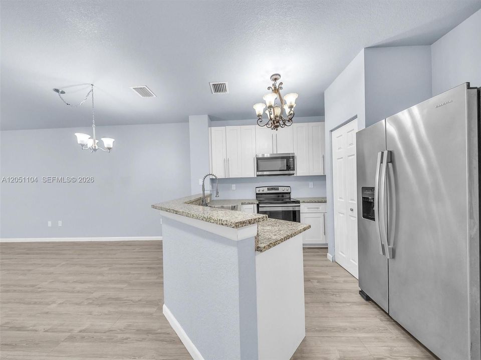 For Sale: $420,000 (3 beds, 2 baths, 1428 Square Feet)