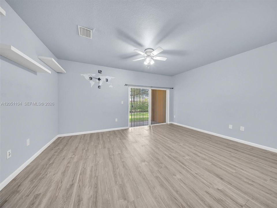 For Sale: $420,000 (3 beds, 2 baths, 1428 Square Feet)
