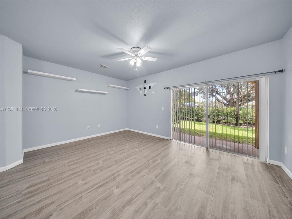 For Sale: $420,000 (3 beds, 2 baths, 1428 Square Feet)