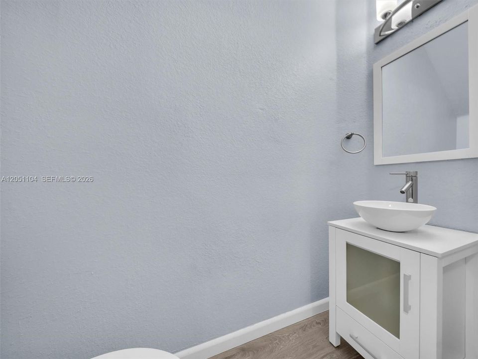 For Sale: $420,000 (3 beds, 2 baths, 1428 Square Feet)