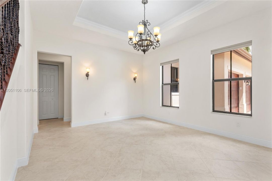 В аренду: $12,000 (5 спален, 3 ванн, 4040 Квадратных фут)