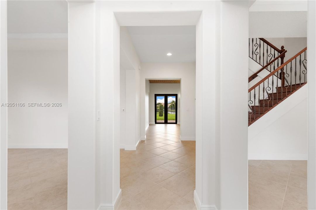 В аренду: $12,000 (5 спален, 3 ванн, 4040 Квадратных фут)