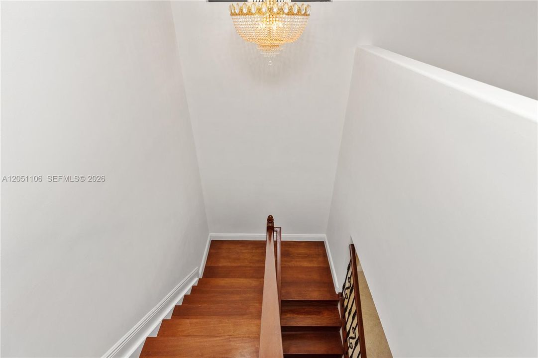 В аренду: $12,000 (5 спален, 3 ванн, 4040 Квадратных фут)